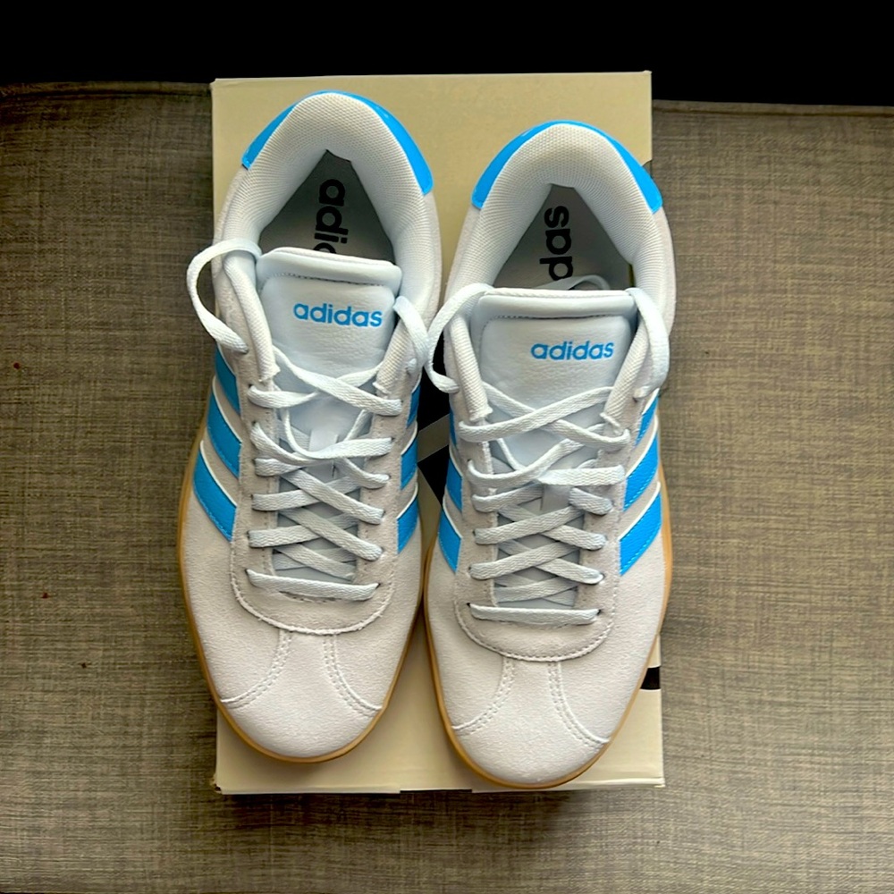 Adidas VL Court Bold- W 7.5- new, never worn. Try on only.